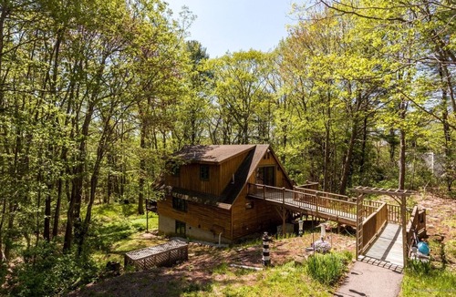 Kennebunk Cabin | Don’t forget your dogs! Fully fenced yards.