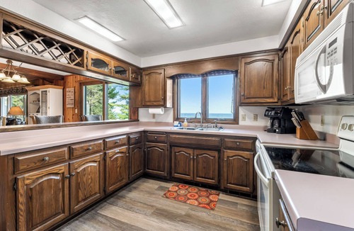 Sturgeon Bay Cabin | Door County Beach front property- Lily Bay Lodge
