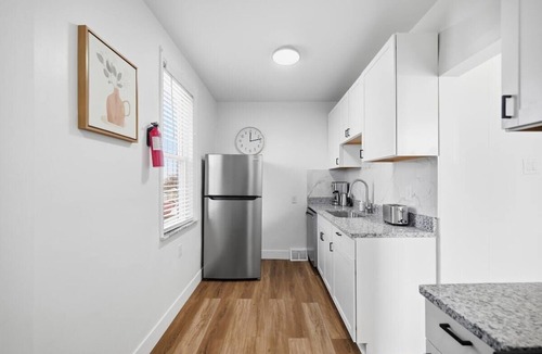 Dormont Apartment | Dormont, Pittsburgh Stylish and Modern Two Bedroom Apartment