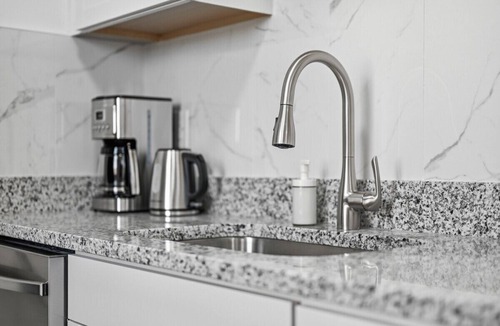 Dormont Apartment | Dormont, Pittsburgh Stylish and Modern Two Bedroom Apartment