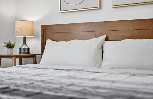 Dormont Apartment | Dormont, Pittsburgh Stylish and Modern Two Bedroom Apartment