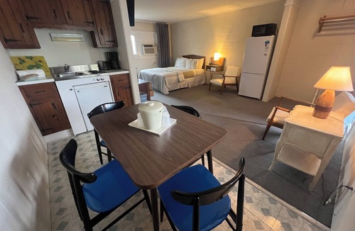 Dennis Port Hotel | Doryman Motel