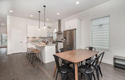 Talbot's Corner House | Double Time - Ping-Pong Table - Mins to Germantown