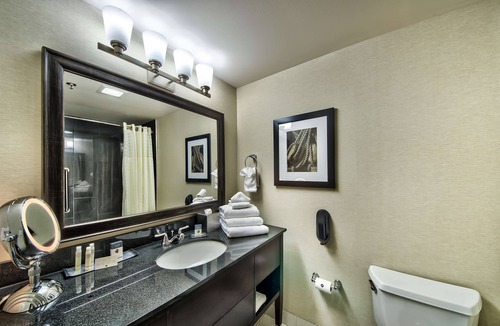 Port Huron Hotel | DoubleTree by Hilton Hotel Port Huron