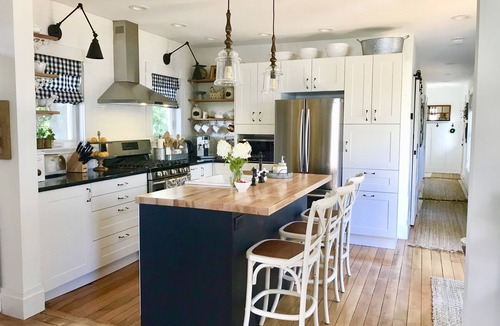 Bellaire House | DOWNTOWN BELLAIRE! Walk to Shorts! Close to slopes, golf, lakes, restaurants.