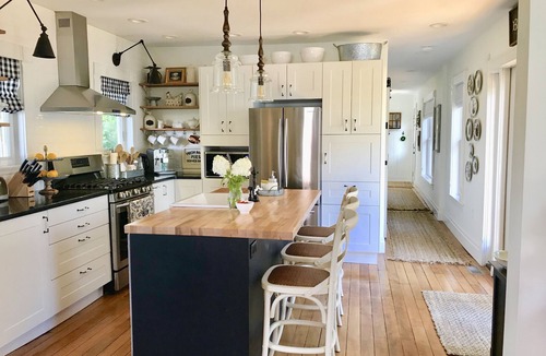 Bellaire House | DOWNTOWN BELLAIRE! Walk to Shorts! Close to slopes, golf, lakes, restaurants.