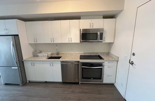 East Village Condo | Downtown Calgary 2bed 2 full bath condo next to library