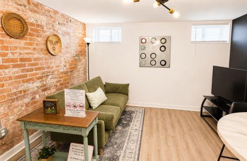 Brush Park Apartment | Downtown Detroit Hidden Gem Walk to Venues & DMC