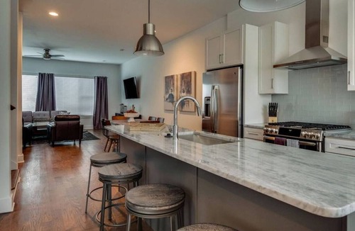 Nashville Apartment | Downtown Escape/Rtop Deck/12 Beds