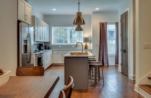 Nashville Apartment | Downtown Escape/Rtop Deck/12 Beds