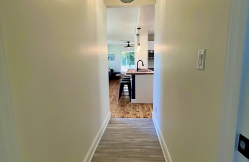 Grand Haven Cottage | Downtown Grand Haven stylish retreat