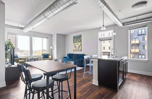 Mile Square Apartment | Downtown Indy Apartment w/Balcony, Pool & Parking
