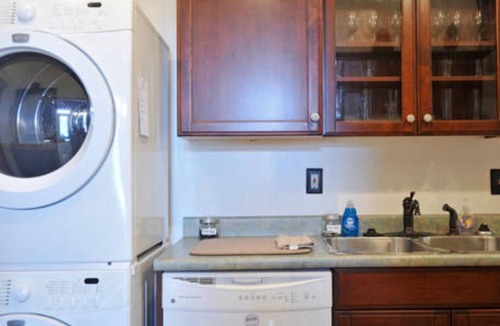 Old Louisville Condo | Downtown Louisville With 1 Designated Free Parking Space