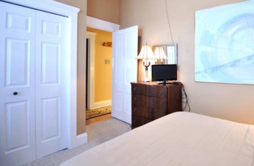 Old Louisville Condo | Downtown Louisville Free WIFI and Parking