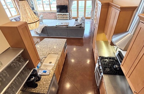 Marquette Condo | Downtown Luxury Condo w/Lower Harbor Views - 2200 SF sleeps 8 comfortably