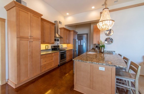 Marquette Condo | Downtown Luxury Condo w/Lower Harbor Views - 2200 SF sleeps 8 comfortably