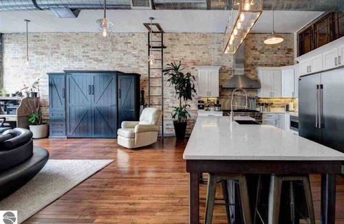 Traverse City Apartment | Downtown Luxury Traverse City Loft on Union St