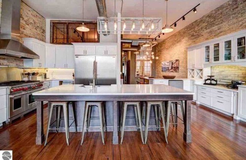 Traverse City Apartment | Downtown Luxury Traverse City Loft on Union St