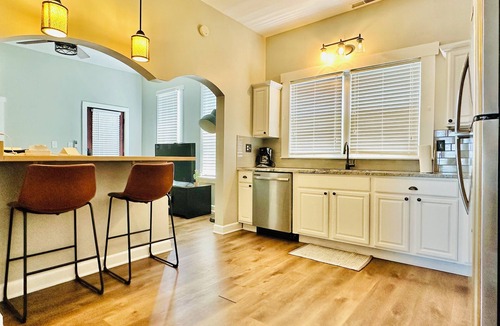 Market East District House | Downtown Retreat walkable to Lucas Oil and Gainbridge Fieldhouse