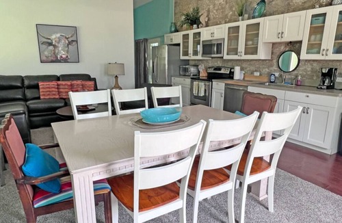 Kelleys Island House | Downtown Unique House w/2 Apartments-5bdrms/4bths