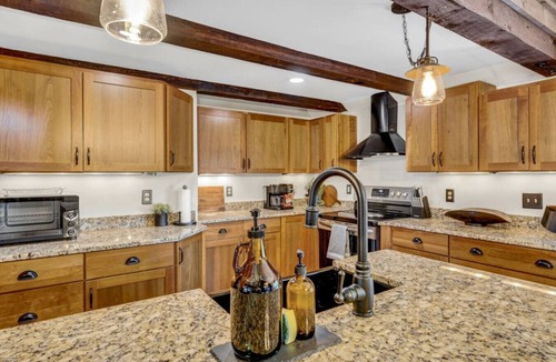 Wolfeboro Condo | Downtown Wolfeboro Luxe | Walk to Shops & Docks