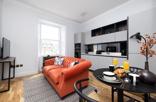 West End Apartment | Dragon Suites Luxury Serviced Apartments at Alva Street