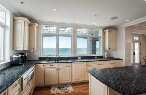 Wells House | Drakes Island Beach Front Breathtaking Property : Oceanviews and Sandy Beach !