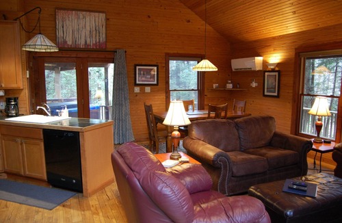 Logan Cottage | Dreamcatcher-Harvest Moon Cottages