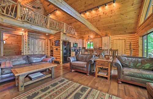 Boyne Falls Cabin | Dreamy Cabin Steps to Thumb Lake: Swim & Fish