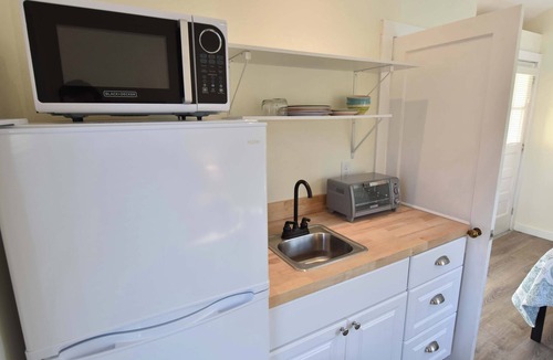 North Eastham Apartment | Dreamy Cottage for Two! Close to Beaches!