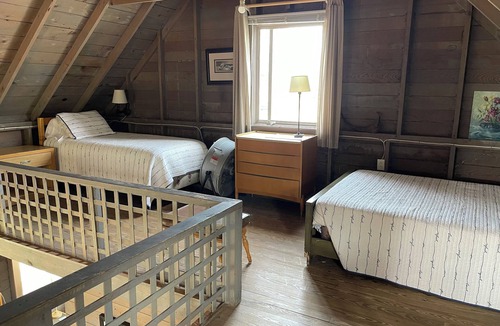 Pentwater Cottage | Driftwood Cottage in Pentwater