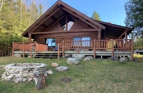 Drummond House | Drummond Island Hotel & Vacation Homes - Scotts Bay Lodge