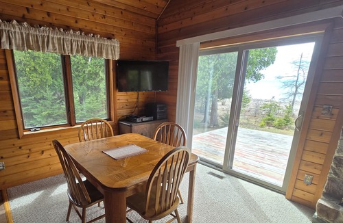 Drummond Island House | Drummond Island Hotel & Vacation Homes - Star Gazer Cottage