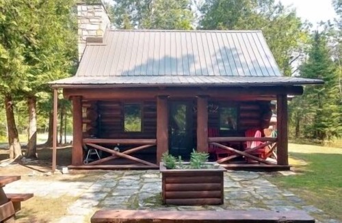 Drummond Cottage | Drummond Island Hotel & Vacation Homes - Hermitage Cottage