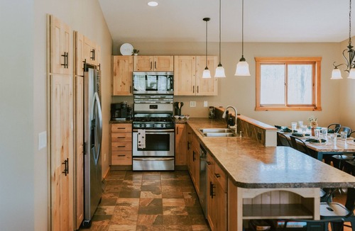 Hayward Cabin | Dual Cabins-Hot Tub, 3 Kings, 2 Kitchens