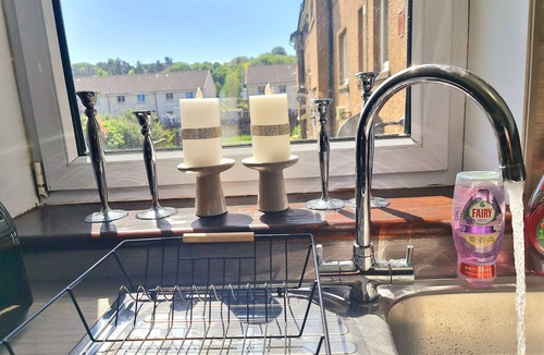 Glenisla Apartment | Dundee City Apartment with 3 Bedrooms