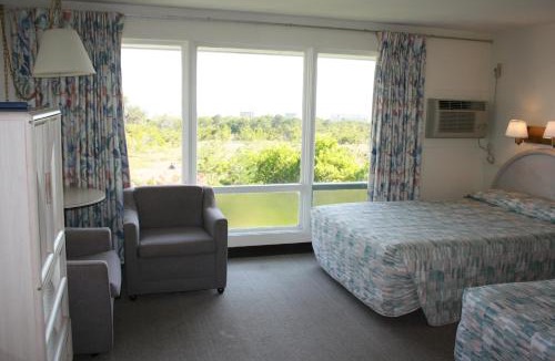 North Truro Hotel | Dune Crest Hotel
