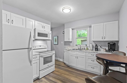St. Charles Apartment | Duplex Hideaway in St. Charles, MO