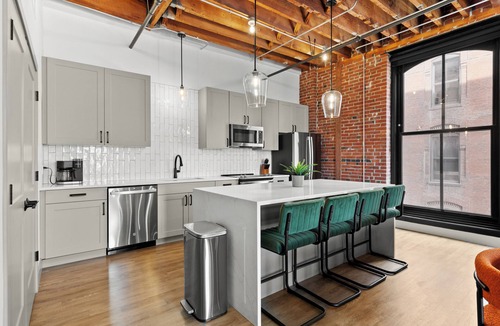 Downtown St. Louis Apartment | DWTN Riverfront Loft W/D Gated Parking