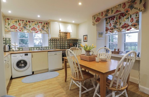 Glenisla Cottage | EAGLE GLEN COTTAGE, pet friendly, with open fire in Coupar Angus