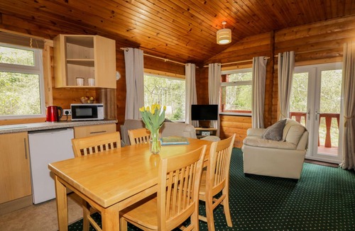 Marybank Cottage | EAGLE LODGE, pet friendly, with a garden in Strathpeffer