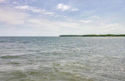 Garrison House | Eagle's Nest Cabin on Mille Lacs Lake: Boat + Fish