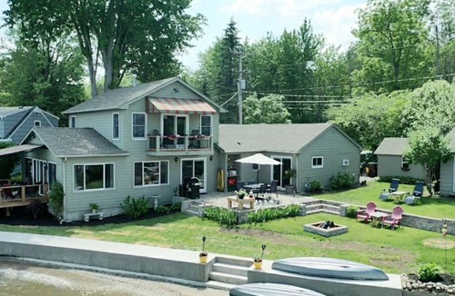 Geneseo House | Eagles Nest of Conesus Lake with a Pontoon Boat