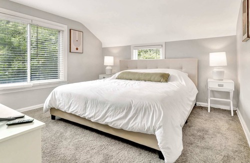 Madison Heights House | Earth's Residence w/ Beautiful Vast Open Backyard