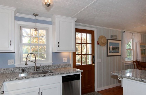 South Orleans House | East Dennis Gem with Access to private beach!