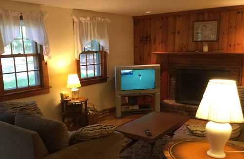 East Dennis House | East Dennis , Ma Vacation Home , cent a/c .Walking Distance to Cape Cod bay Beac