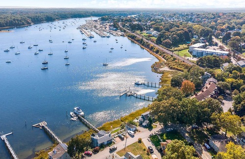 East Greenwich House | East Greenwich Waterfront Gem: Renovated w/ Kayaks