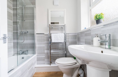 Choppington House | East House-sleeps 5-pet Friendly-garden-parking