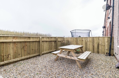 Choppington House | East House-Sleeps 5-Pet friendly-Garden-Parking