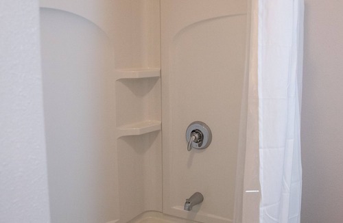 Mobridge Cabin | East Lodge